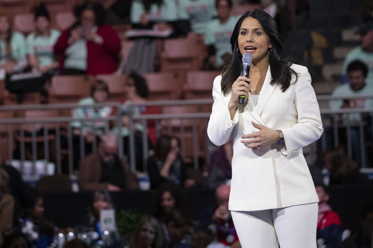 Tulsi Gabbard says she’s leaving the Democratic Party